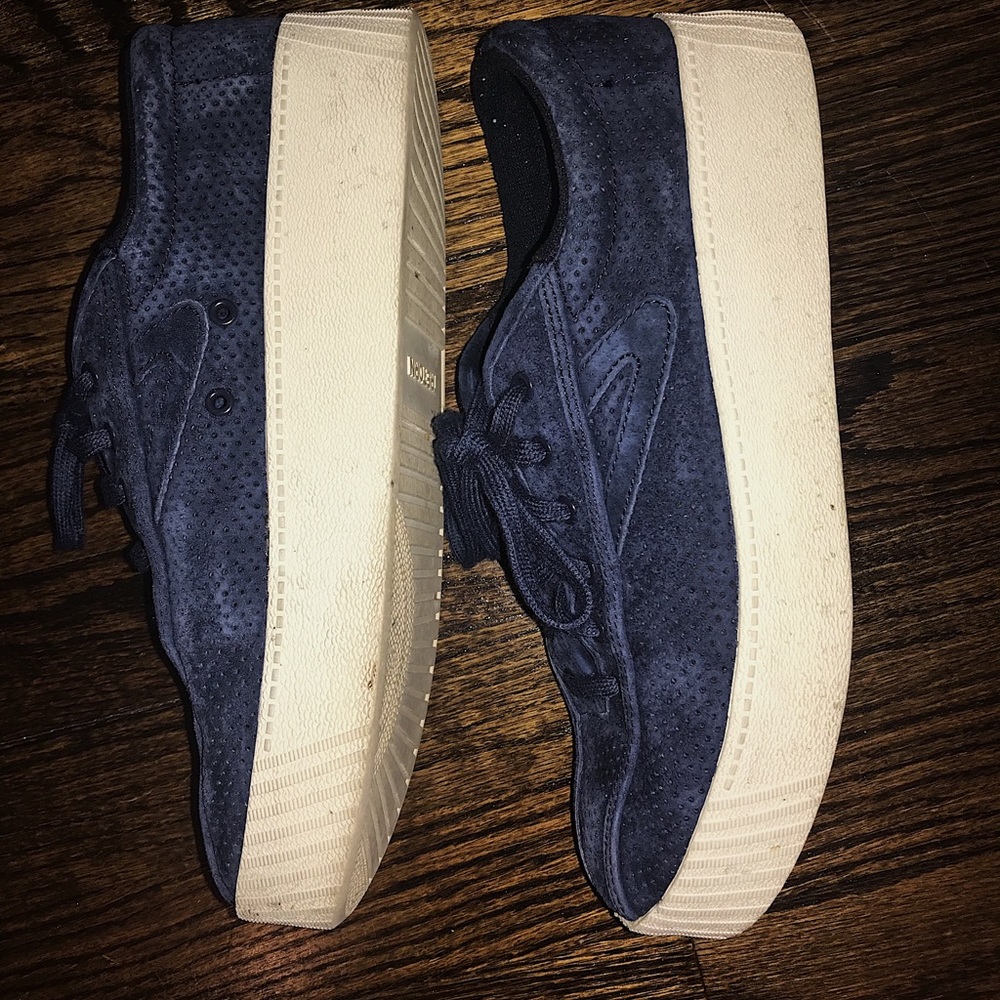 Tretorn Nylite Navy Suede Sneaker